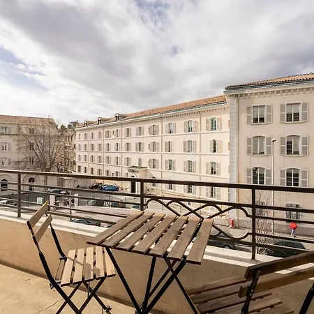 Les Lofts De Saint Clair Un Balcon A Toulon Centre Ville, Marche Provencal, 4Ch Avec Bureau Et Connexions Wifi Haut Debit, Clim, 5 Smart Tv, 2 Salles D'Eau, 2Wc, 8 Pax Max, Tout A Pied Exterior photo
