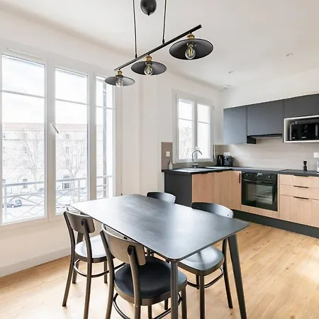 Appartement Les Lofts De Saint Clair Un Balcon A Toulon Loft 4Ch Clim 8 Pax Max Extérieur photo